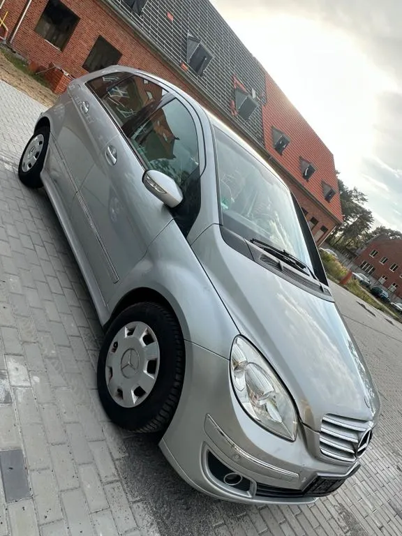 Mercedes-Benz B 170