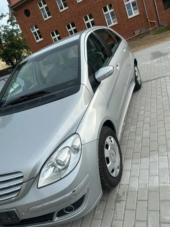 Mercedes-Benz B 170