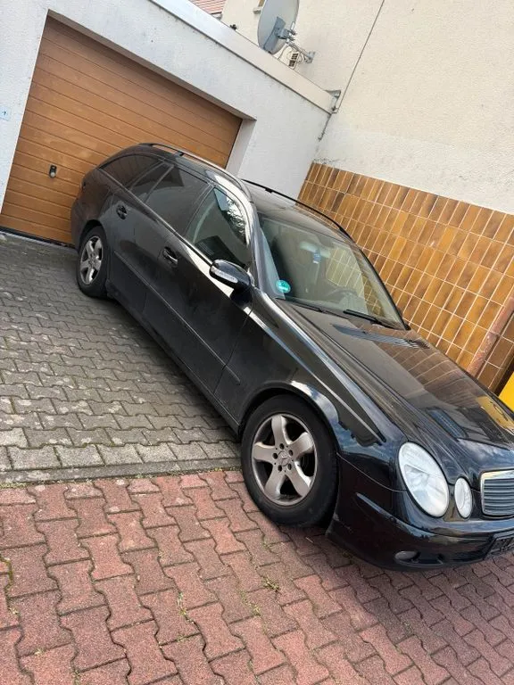 Mercedes-Benz E 220