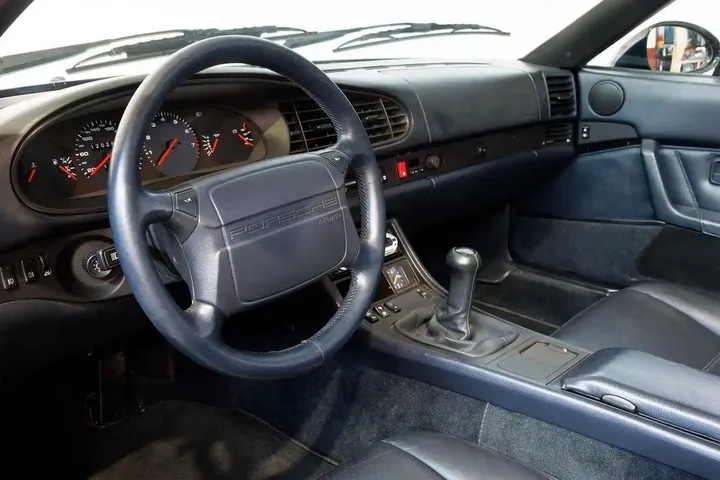 Porsche 968
