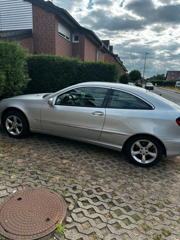 Mercedes-Benz C 180