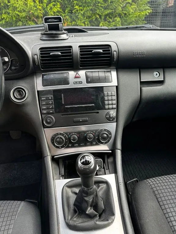 Mercedes-Benz C 180