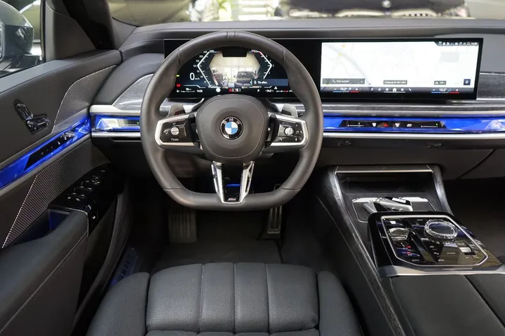 BMW 740