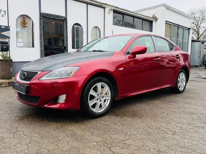 Lexus IS 220