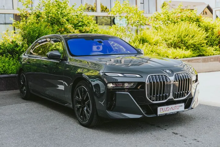 BMW 740
