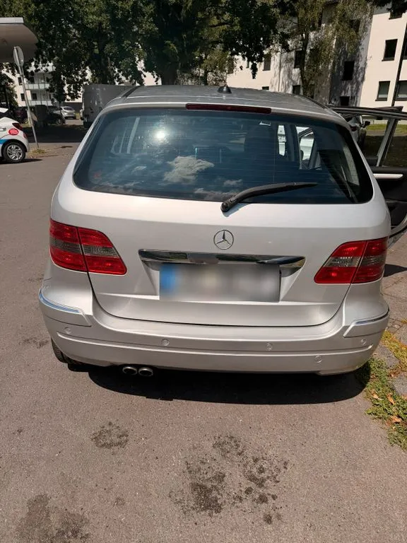 Mercedes-Benz B 200