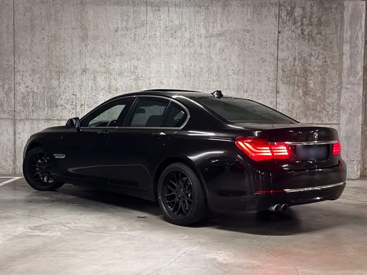 BMW 730