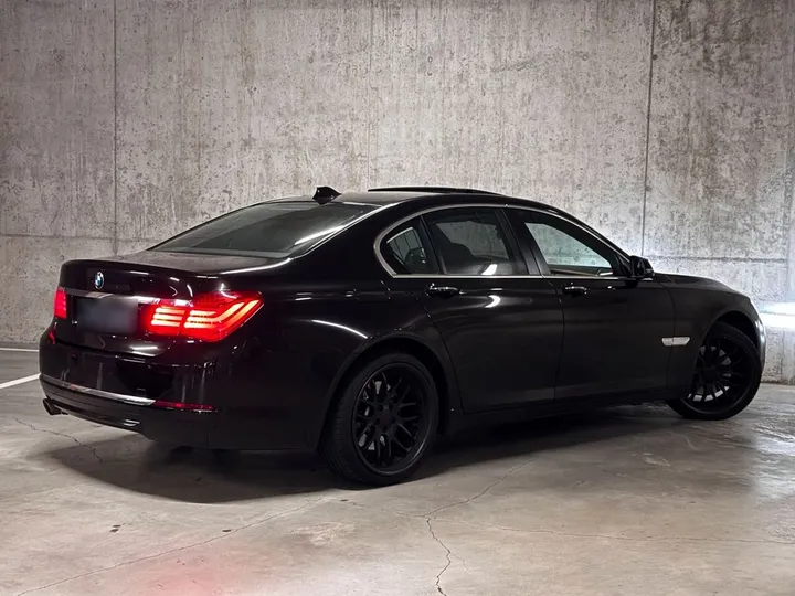 BMW 730