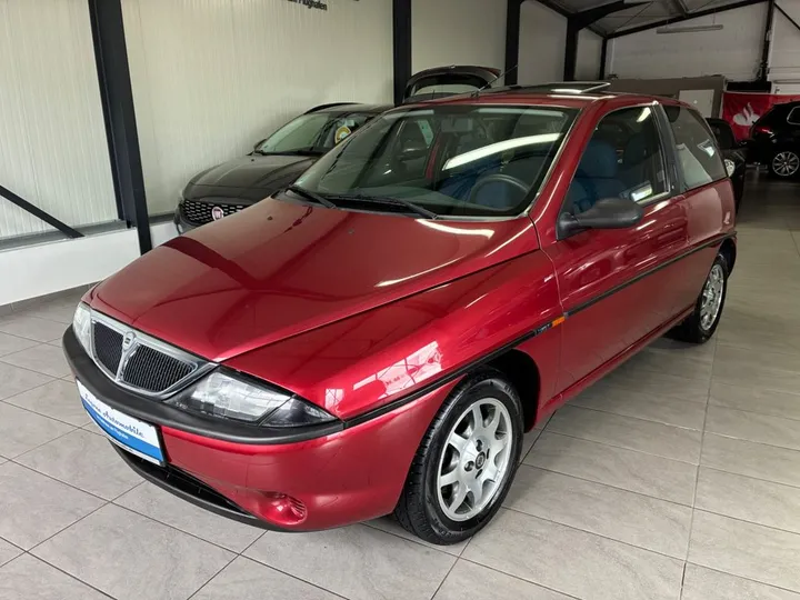 Lancia Ypsilon