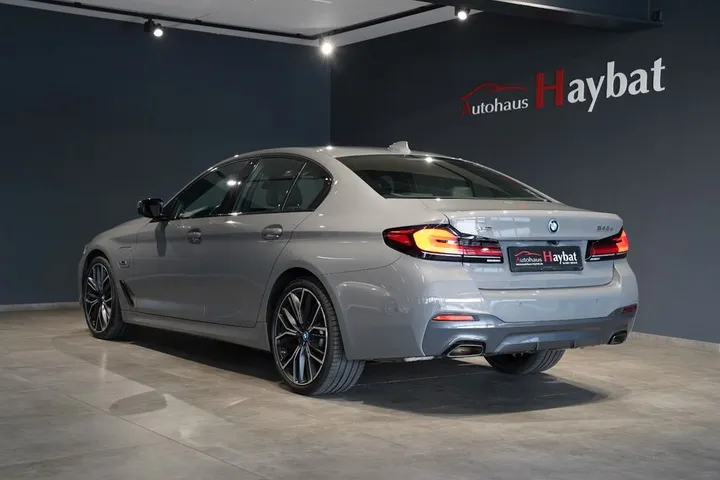 BMW 545