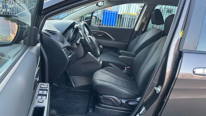 Mazda 5