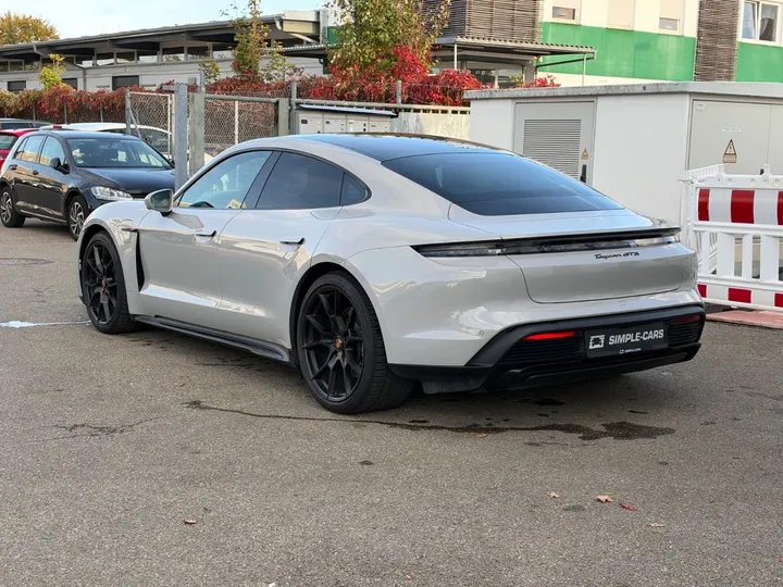 Porsche Taycan