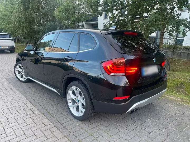 BMW iX1