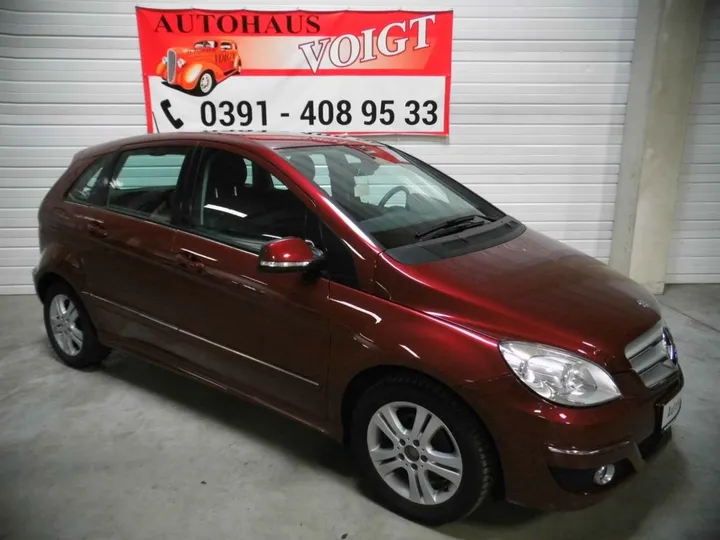 Mercedes-Benz B 200