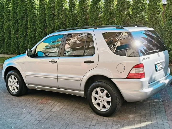 Mercedes-Benz ML 430