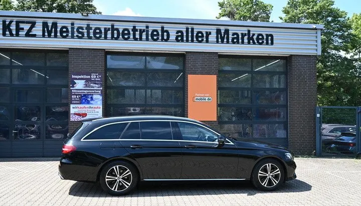 Mercedes-Benz E 200