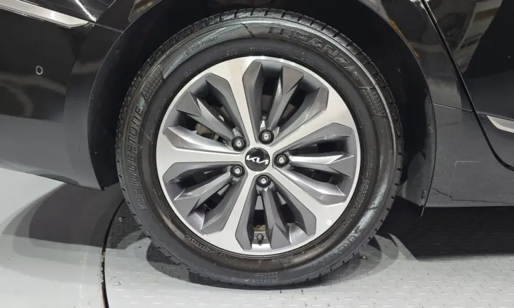 Kia K8