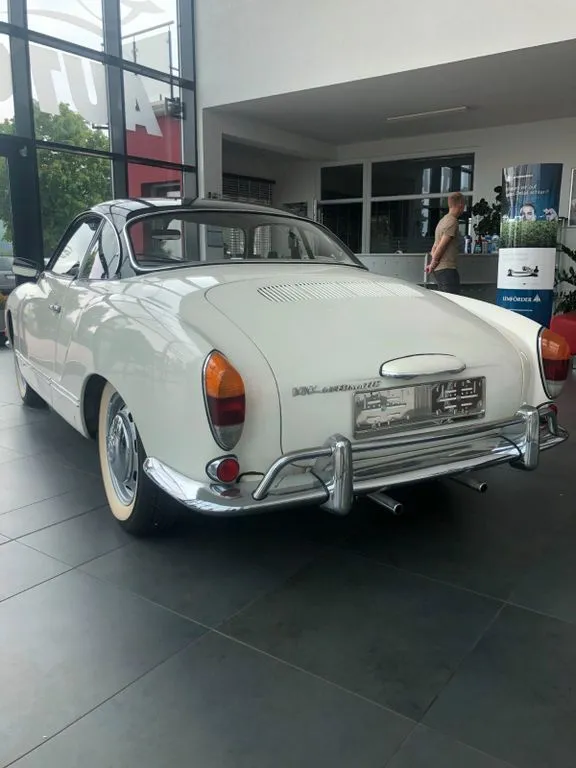 Volkswagen Karmann Ghia