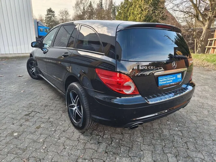 Mercedes-Benz R 320