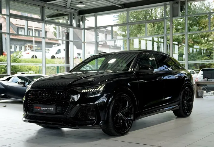 Audi RSQ8