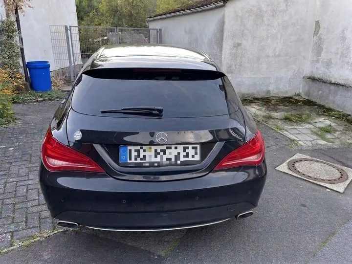 Mercedes-Benz 220