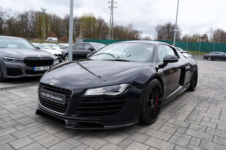 Audi R8