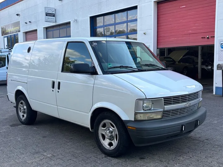 Chevrolet Astro