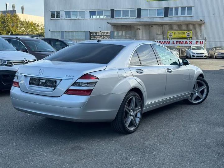 Mercedes-Benz S 320
