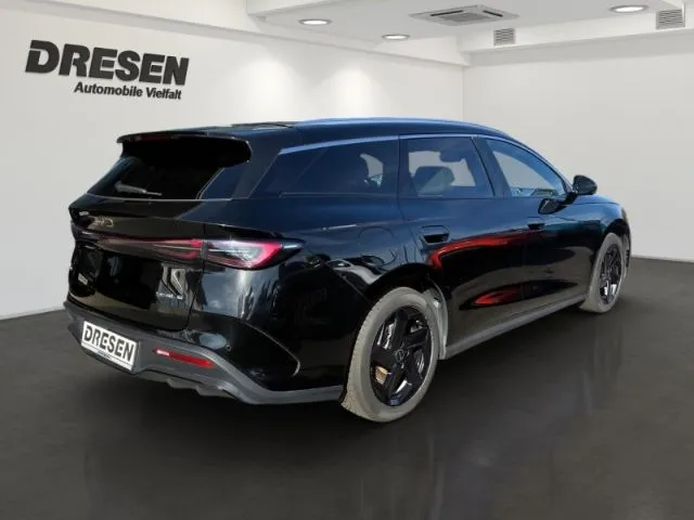 BYD SEAL 6
