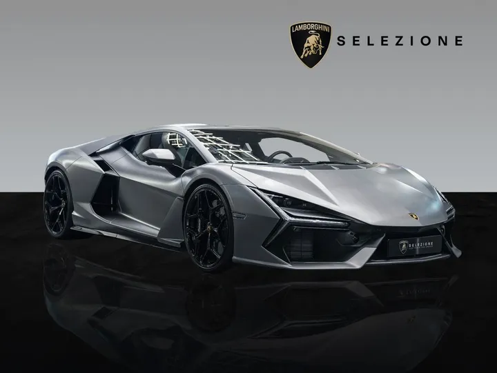 Lamborghini Revuelto