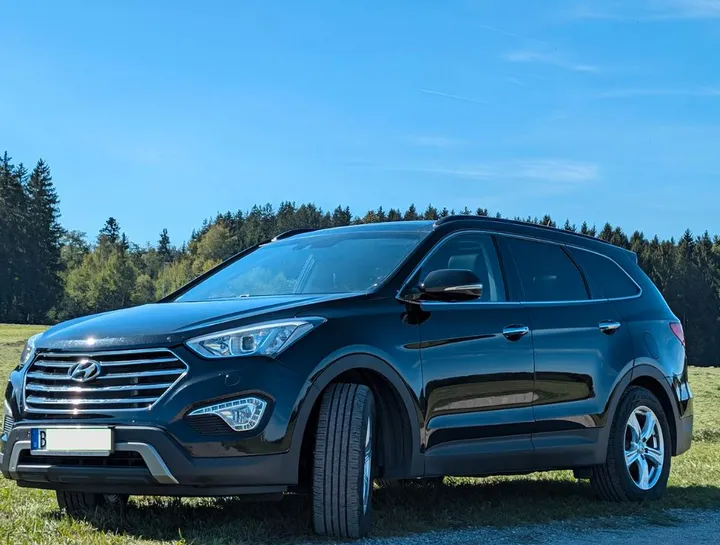 Hyundai Grand Santa Fe