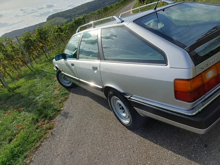 Audi 200