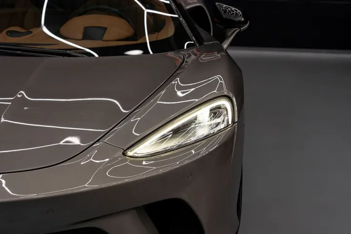 McLaren GT