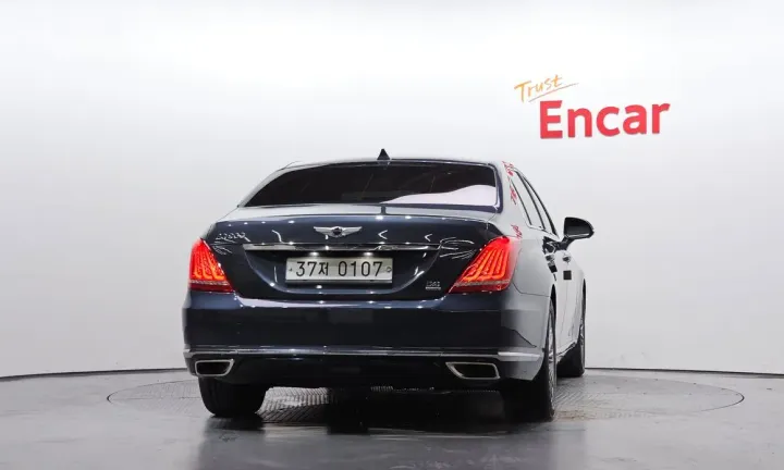 Genesis EQ900