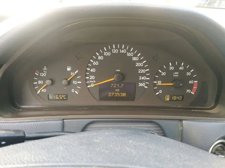 Mercedes-Benz E 280