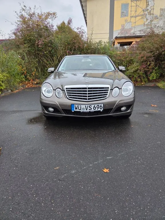 Mercedes-Benz E 200