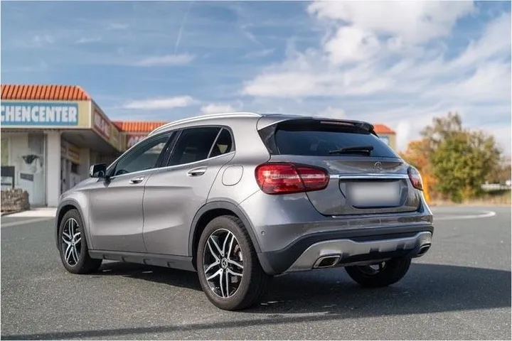 Mercedes-Benz GLA 200