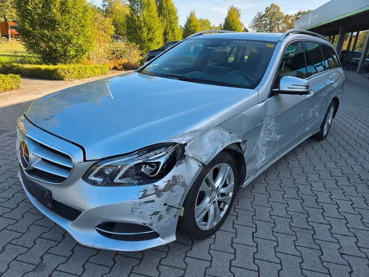 Mercedes-Benz E 220