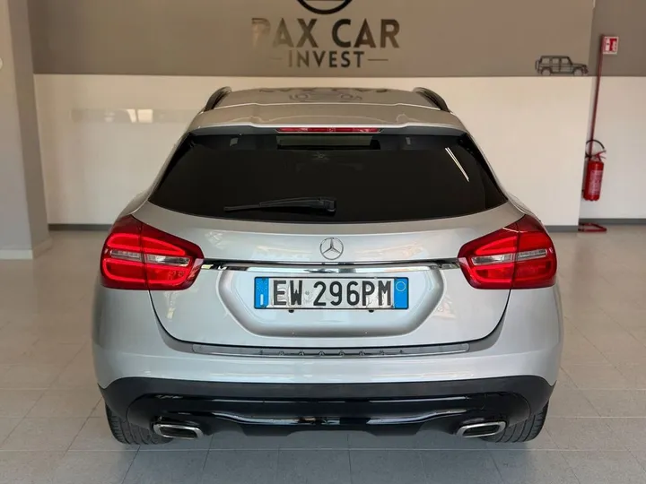 Mercedes-Benz GLA 200