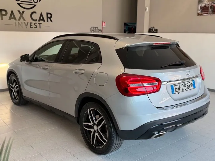 Mercedes-Benz GLA 200