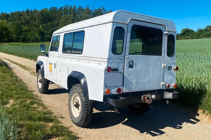 Land Rover Defender