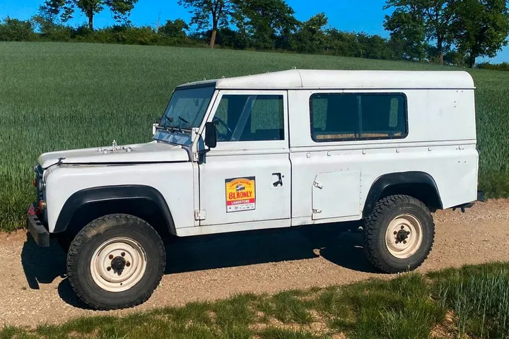 Land Rover Defender