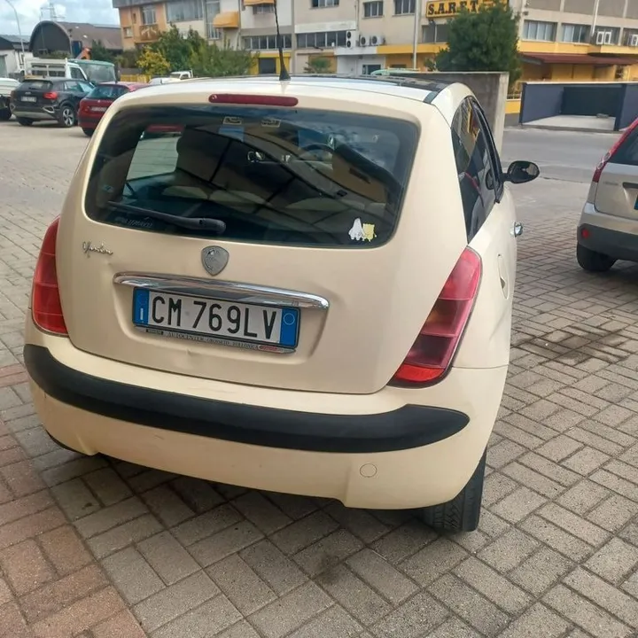 Lancia Ypsilon