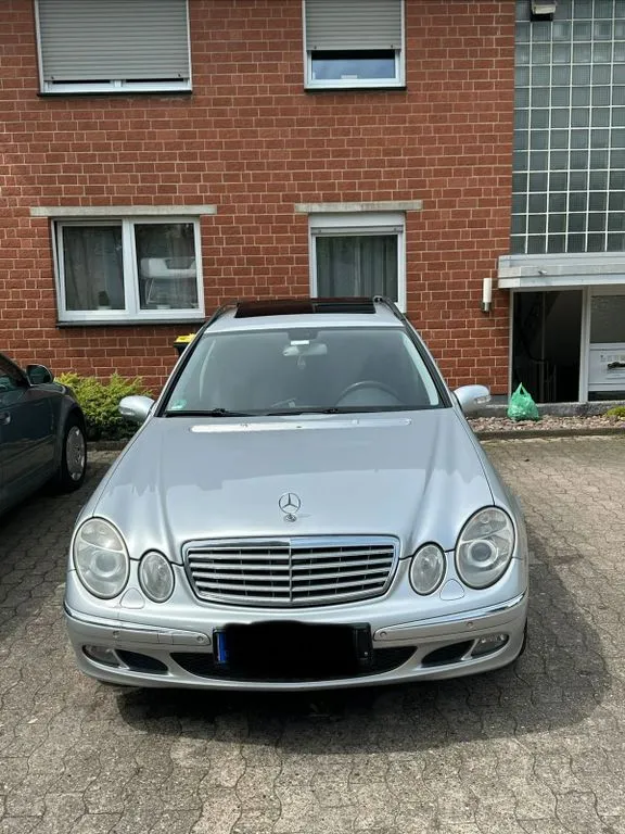 Mercedes-Benz E 320