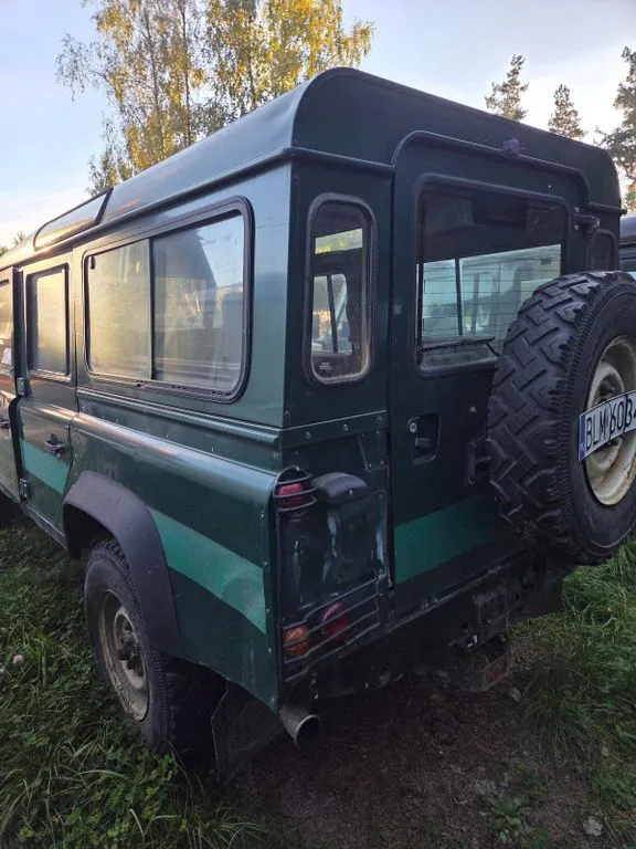 Land Rover Defender