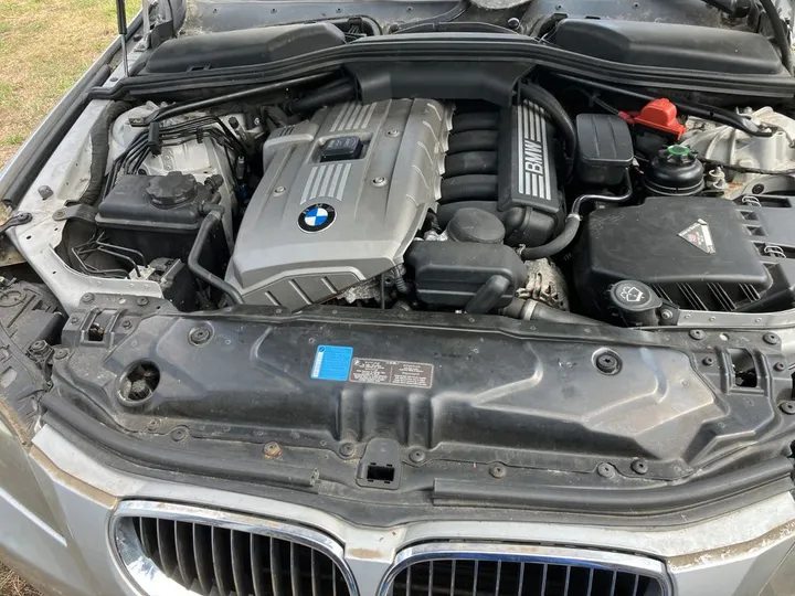BMW 523
