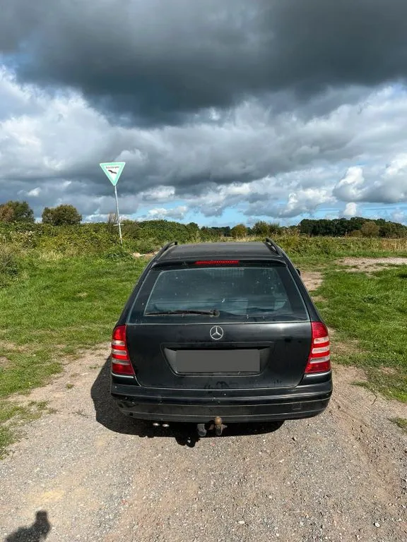 Mercedes-Benz C 220