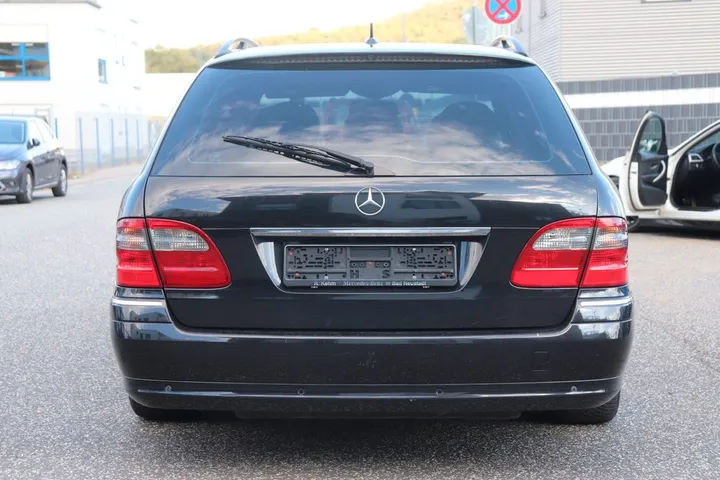 Mercedes-Benz E 320