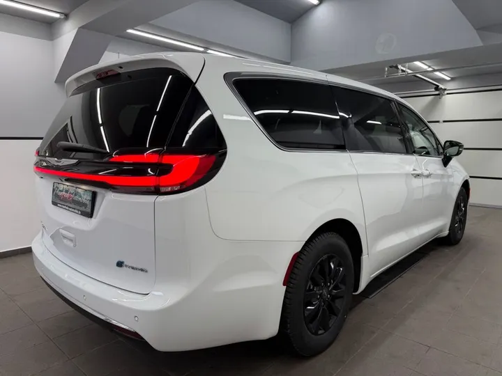 Chrysler Pacifica