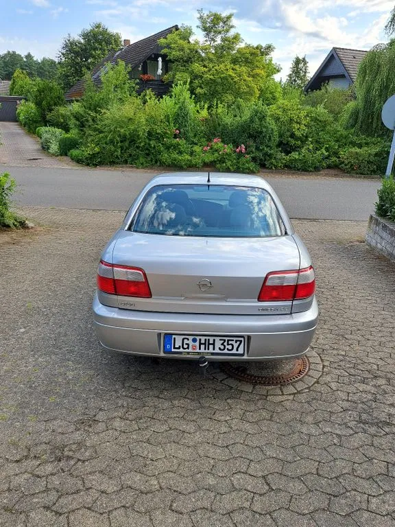 Opel Omega